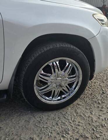 Белый Тойота РАВ 4, объемом двигателя 2 л и пробегом 296 тыс. км за 15000 $, фото 17 на Automoto.ua