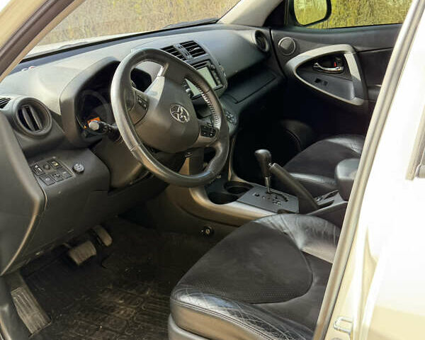 Белый Тойота РАВ 4, объемом двигателя 1.99 л и пробегом 162 тыс. км за 13500 $, фото 5 на Automoto.ua