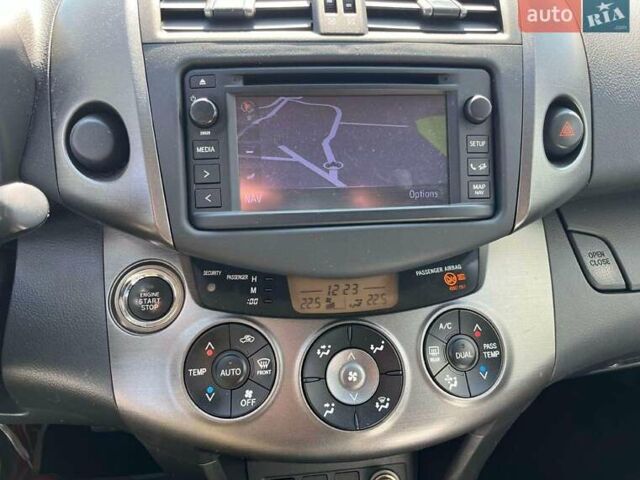 Белый Тойота РАВ 4, объемом двигателя 2.2 л и пробегом 269 тыс. км за 7800 $, фото 14 на Automoto.ua