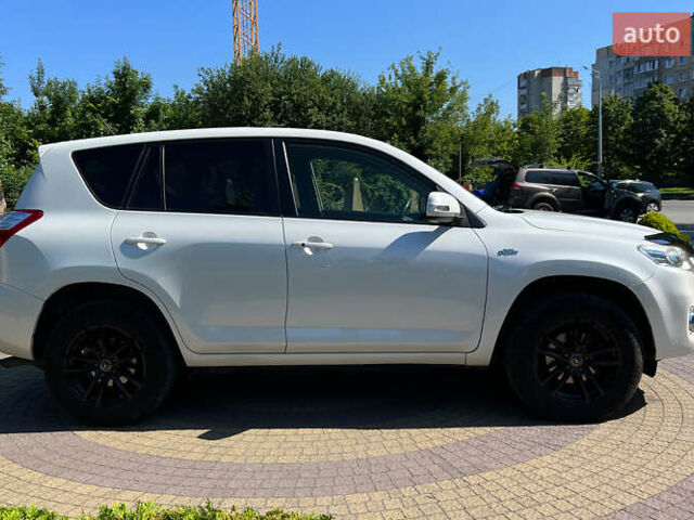 Білий Тойота РАВ 4, об'ємом двигуна 2.2 л та пробігом 180 тис. км за 15699 $, фото 7 на Automoto.ua