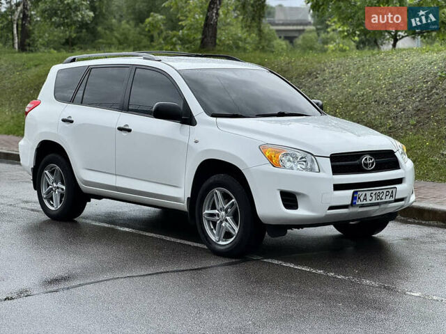 Белый Тойота РАВ 4, объемом двигателя 2.49 л и пробегом 294 тыс. км за 10500 $, фото 15 на Automoto.ua