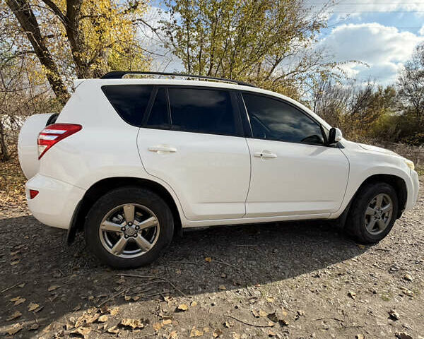 Белый Тойота РАВ 4, объемом двигателя 1.99 л и пробегом 162 тыс. км за 13500 $, фото 1 на Automoto.ua