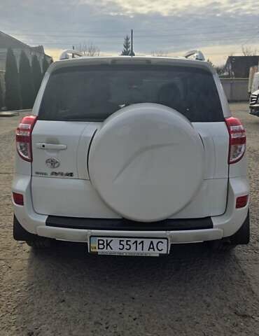 Белый Тойота РАВ 4, объемом двигателя 2 л и пробегом 296 тыс. км за 15000 $, фото 7 на Automoto.ua