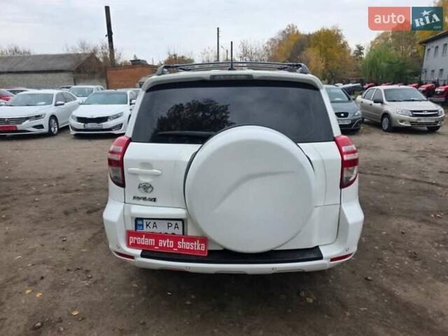 Белый Тойота РАВ 4, объемом двигателя 2.5 л и пробегом 191 тыс. км за 12500 $, фото 7 на Automoto.ua