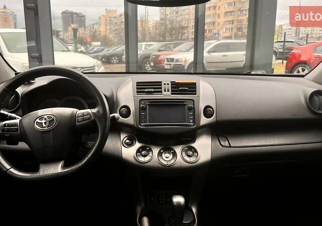 Белый Тойота РАВ 4, объемом двигателя 2 л и пробегом 147 тыс. км за 10990 $, фото 12 на Automoto.ua