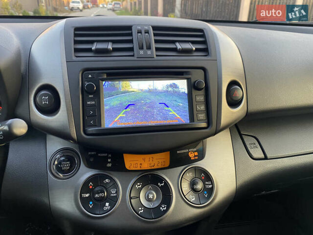 Тойота РАВ 4 2012 в Киеве на Automoto.ua Белый Тойота РАВ 4, объемом двигателя 1.99 л и пробегом 125 тыс. км за 16500 $, фото 2 на Automoto.ua