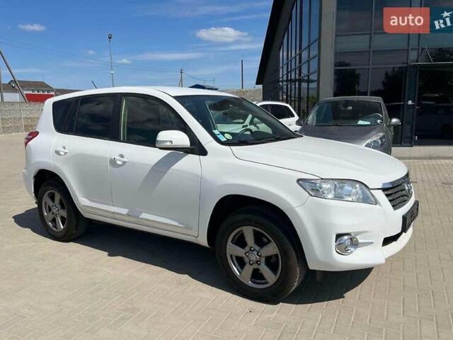 Белый Тойота РАВ 4, объемом двигателя 2.2 л и пробегом 269 тыс. км за 7800 $, фото 8 на Automoto.ua