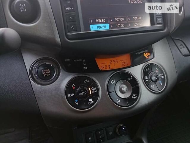 Білий Тойота РАВ 4, об'ємом двигуна 2 л та пробігом 130 тис. км за 14500 $, фото 41 на Automoto.ua