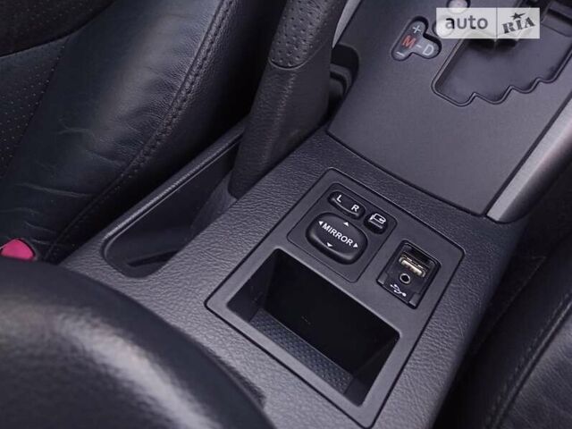 Білий Тойота РАВ 4, об'ємом двигуна 2 л та пробігом 130 тис. км за 14500 $, фото 45 на Automoto.ua