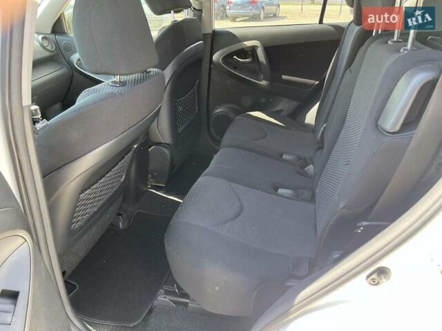 Белый Тойота РАВ 4, объемом двигателя 2.2 л и пробегом 269 тыс. км за 7800 $, фото 11 на Automoto.ua