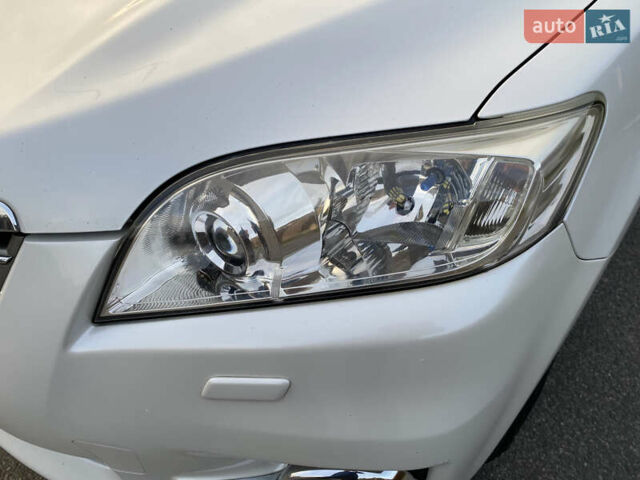 Тойота РАВ 4 2012 в Киеве на Automoto.ua Белый Тойота РАВ 4, объемом двигателя 1.99 л и пробегом 125 тыс. км за 16500 $, фото 31 на Automoto.ua