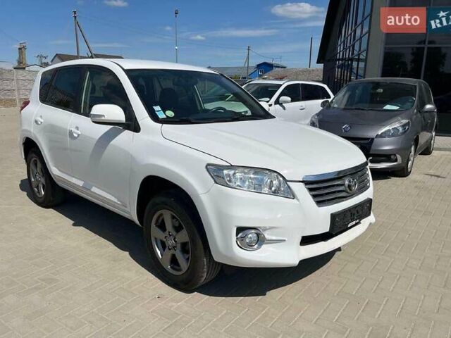 Белый Тойота РАВ 4, объемом двигателя 2.2 л и пробегом 269 тыс. км за 7800 $, фото 2 на Automoto.ua