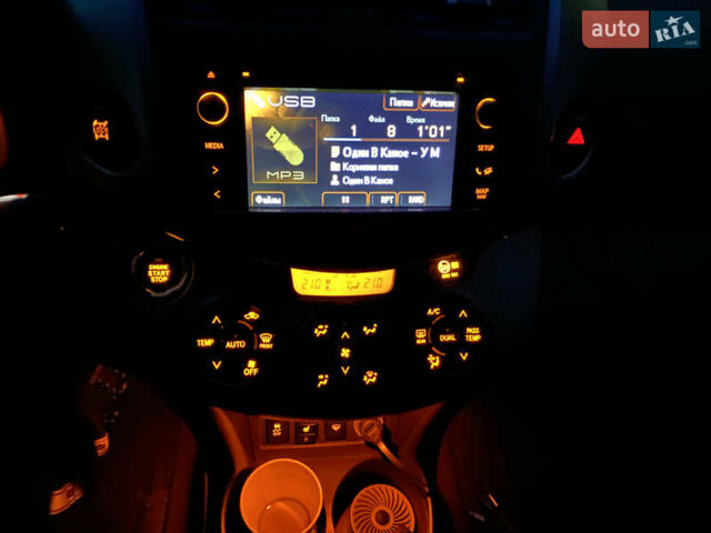 Тойота РАВ 4 2012 в Киеве на Automoto.ua Белый Тойота РАВ 4, объемом двигателя 1.99 л и пробегом 125 тыс. км за 16500 $, фото 45 на Automoto.ua