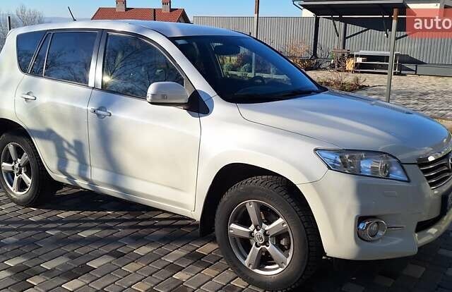 Белый Тойота РАВ 4, объемом двигателя 1.99 л и пробегом 147 тыс. км за 14800 $, фото 6 на Automoto.ua