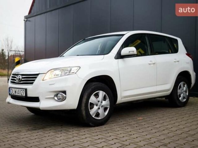 Білий Тойота РАВ 4, об'ємом двигуна 0 л та пробігом 253 тис. км за 6200 $, фото 4 на Automoto.ua