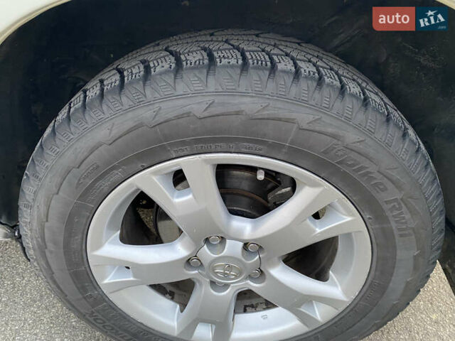 Тойота РАВ 4 2012 в Киеве на Automoto.ua Белый Тойота РАВ 4, объемом двигателя 1.99 л и пробегом 125 тыс. км за 16500 $, фото 22 на Automoto.ua