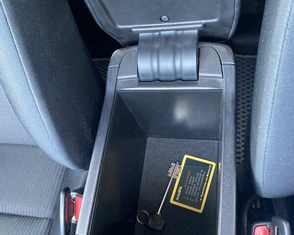 Білий Тойота РАВ 4, об'ємом двигуна 2.23 л та пробігом 158 тис. км за 15400 $, фото 51 на Automoto.ua