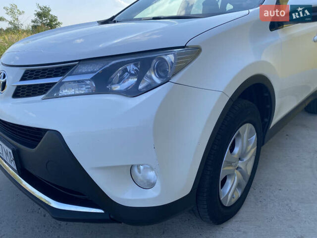 Білий Тойота РАВ 4, об'ємом двигуна 2.23 л та пробігом 158 тис. км за 15400 $, фото 16 на Automoto.ua