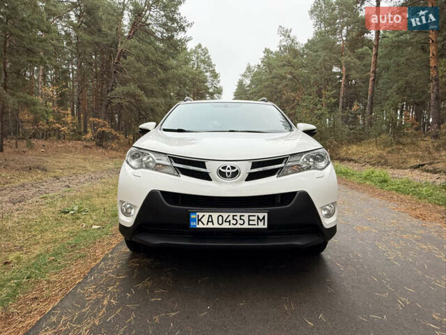 Тойота РАВ 4 2013 у Києві на Automoto.ua Білий Тойота РАВ 4, об'ємом двигуна 2 л та пробігом 192 тис. км за 16800 $, фото 4 на Automoto.ua