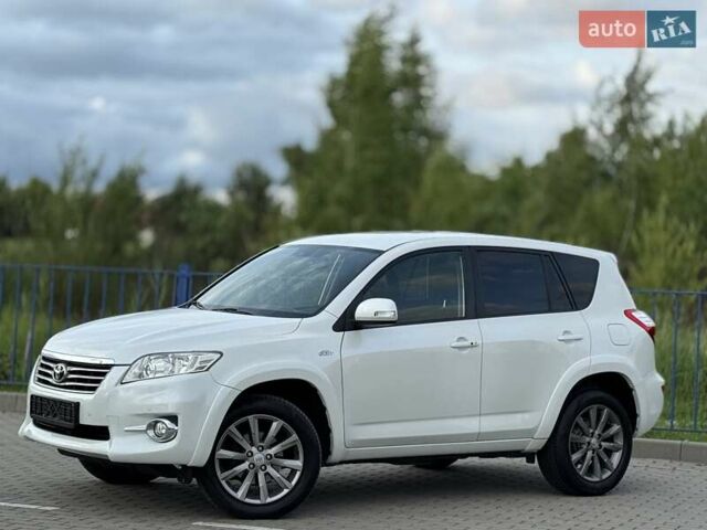 Білий Тойота РАВ 4, об'ємом двигуна 2.2 л та пробігом 156 тис. км за 15400 $, фото 17 на Automoto.ua