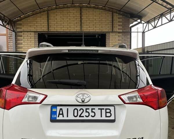 Білий Тойота РАВ 4, об'ємом двигуна 2.23 л та пробігом 157 тис. км за 17200 $, фото 4 на Automoto.ua