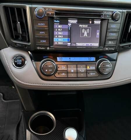 Тойота РАВ 4 2013 в Тернополе на Automoto.ua Белый Тойота РАВ 4, объемом двигателя 2.49 л и пробегом 169 тыс. км за 15999 $, фото 21 на Automoto.ua