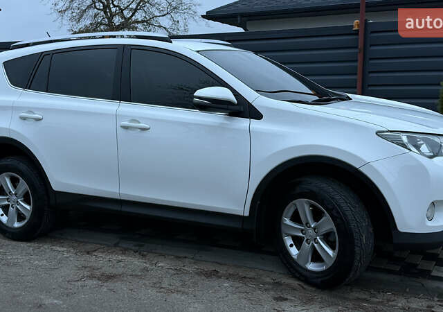 Белый Тойота РАВ 4, объемом двигателя 2.49 л и пробегом 252 тыс. км за 15500 $, фото 4 на Automoto.ua