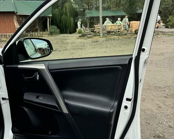 Белый Тойота РАВ 4, объемом двигателя 2.49 л и пробегом 98 тыс. км за 22500 $, фото 36 на Automoto.ua