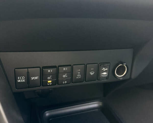 Білий Тойота РАВ 4, об'ємом двигуна 2.23 л та пробігом 220 тис. км за 17200 $, фото 10 на Automoto.ua