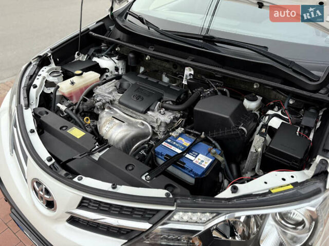 Белый Тойота РАВ 4, объемом двигателя 2.5 л и пробегом 79 тыс. км за 19200 $, фото 71 на Automoto.ua