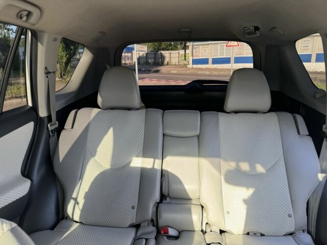 Білий Тойота РАВ 4, об'ємом двигуна 0 л та пробігом 158 тис. км за 9400 $, фото 9 на Automoto.ua