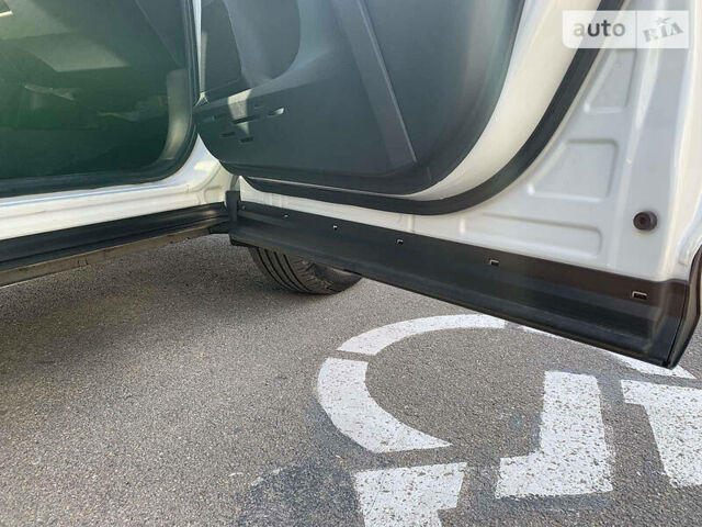 Тойота РАВ 4 2013 в Харькове на Automoto.ua Белый Тойота РАВ 4, объемом двигателя 2.5 л и пробегом 139 тыс. км за 20500 $, фото 11 на Automoto.ua