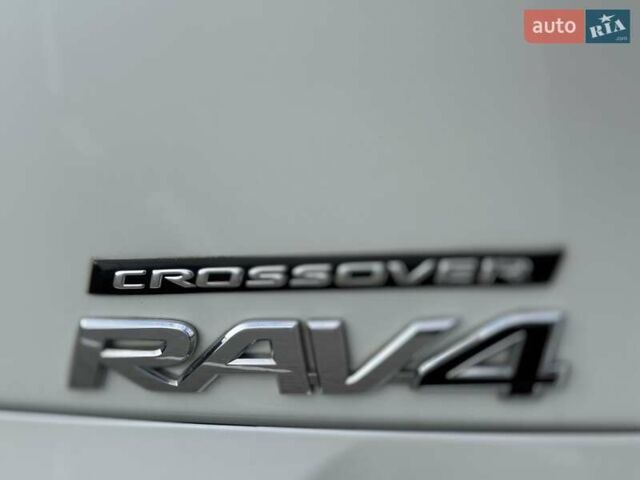 Білий Тойота РАВ 4, об'ємом двигуна 2.2 л та пробігом 156 тис. км за 15400 $, фото 19 на Automoto.ua