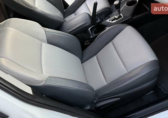 Тойота РАВ 4 2013 в Тернополе на Automoto.ua Белый Тойота РАВ 4, объемом двигателя 2.49 л и пробегом 169 тыс. км за 15999 $, фото 27 на Automoto.ua