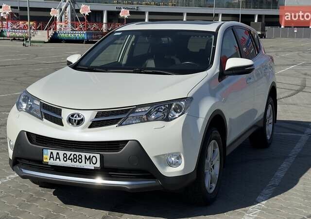 Тойота РАВ 4 2013 в Киеве на Automoto.ua Белый Тойота РАВ 4, объемом двигателя 2.5 л и пробегом 133 тыс. км за 22500 $, фото 9 на Automoto.ua