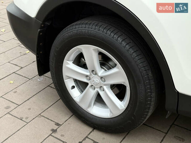 Белый Тойота РАВ 4, объемом двигателя 2 л и пробегом 98 тыс. км за 18200 $, фото 22 на Automoto.ua