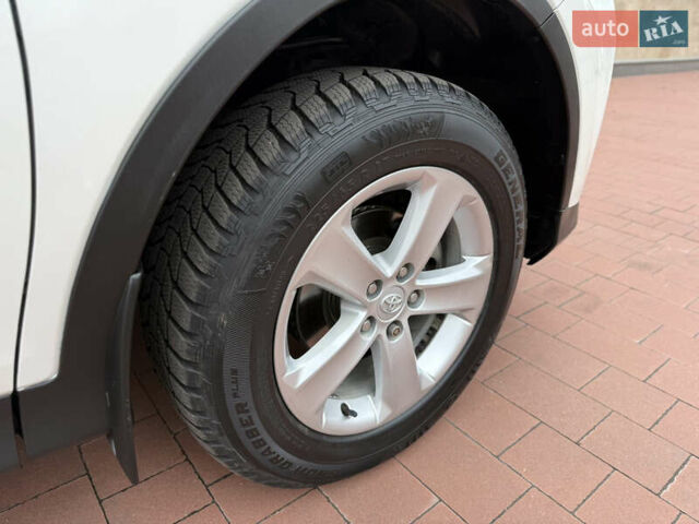 Белый Тойота РАВ 4, объемом двигателя 2.5 л и пробегом 79 тыс. км за 19200 $, фото 25 на Automoto.ua