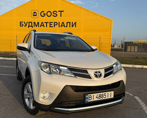 Белый Тойота РАВ 4, объемом двигателя 2.23 л и пробегом 193 тыс. км за 16750 $, фото 1 на Automoto.ua