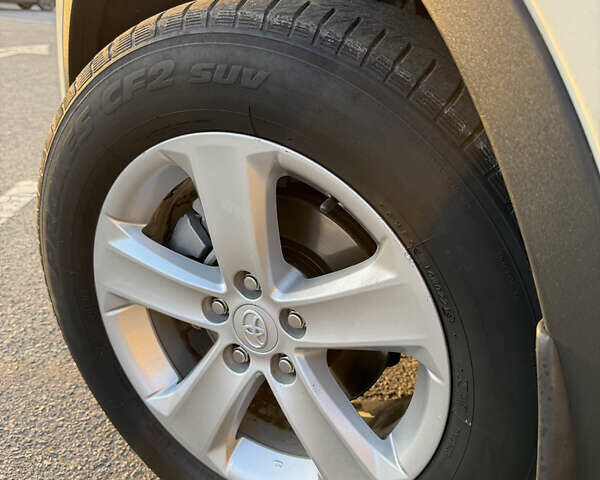 Белый Тойота РАВ 4, объемом двигателя 2.23 л и пробегом 193 тыс. км за 16750 $, фото 14 на Automoto.ua