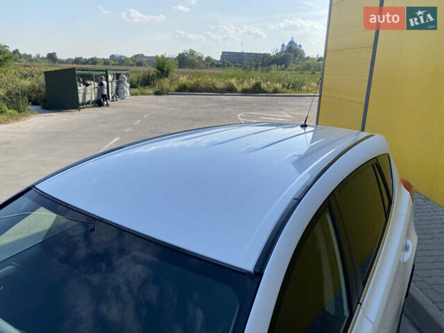 Білий Тойота РАВ 4, об'ємом двигуна 2.23 л та пробігом 158 тис. км за 15400 $, фото 10 на Automoto.ua