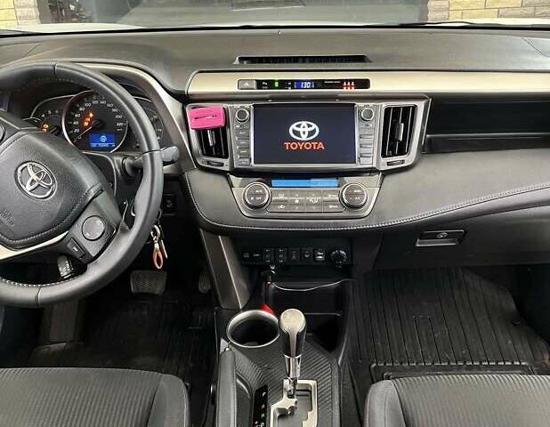 Білий Тойота РАВ 4, об'ємом двигуна 2.23 л та пробігом 157 тис. км за 17200 $, фото 7 на Automoto.ua