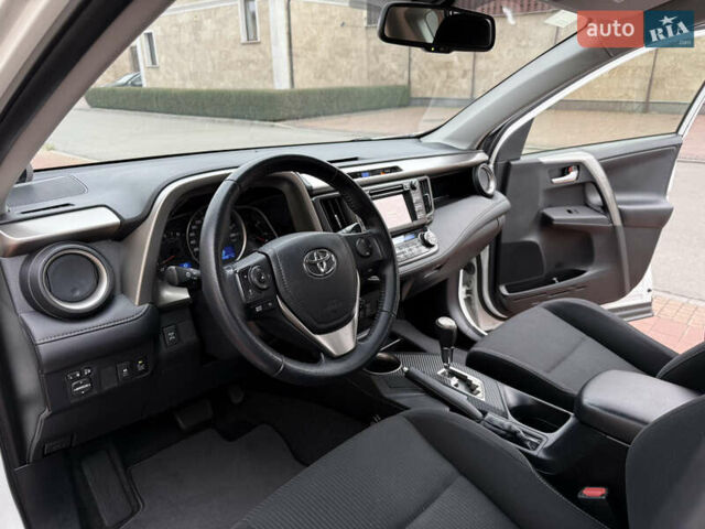 Белый Тойота РАВ 4, объемом двигателя 2.5 л и пробегом 79 тыс. км за 19200 $, фото 50 на Automoto.ua