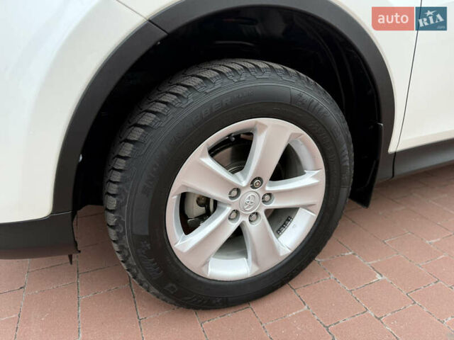 Белый Тойота РАВ 4, объемом двигателя 2.5 л и пробегом 79 тыс. км за 19200 $, фото 29 на Automoto.ua