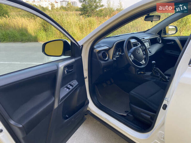 Білий Тойота РАВ 4, об'ємом двигуна 2.23 л та пробігом 158 тис. км за 15400 $, фото 35 на Automoto.ua