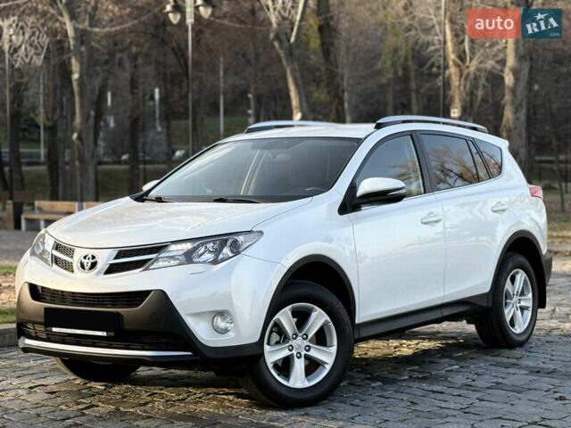 Белый Тойота РАВ 4, объемом двигателя 2 л и пробегом 98 тыс. км за 18200 $, фото 7 на Automoto.ua