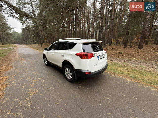 Тойота РАВ 4 2013 у Києві на Automoto.ua Білий Тойота РАВ 4, об'ємом двигуна 2 л та пробігом 192 тис. км за 16800 $, фото 64 на Automoto.ua