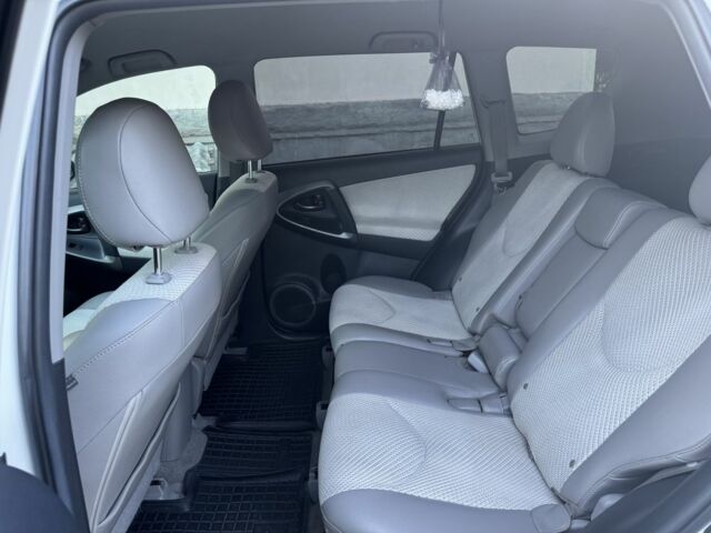 Білий Тойота РАВ 4, об'ємом двигуна 0 л та пробігом 158 тис. км за 9400 $, фото 23 на Automoto.ua