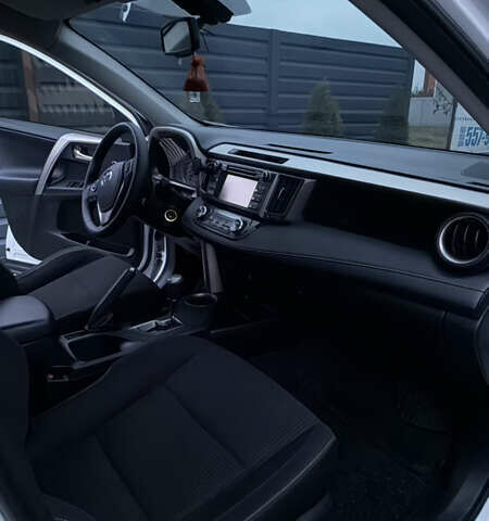 Белый Тойота РАВ 4, объемом двигателя 2.49 л и пробегом 252 тыс. км за 15500 $, фото 24 на Automoto.ua