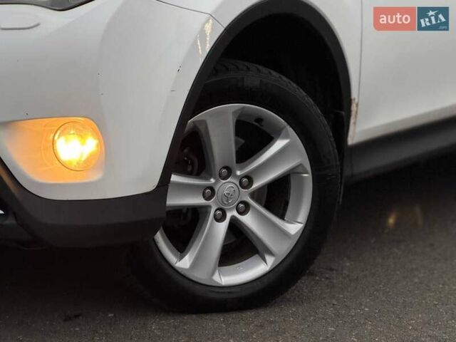 Білий Тойота РАВ 4, об'ємом двигуна 2.23 л та пробігом 209 тис. км за 14900 $, фото 6 на Automoto.ua