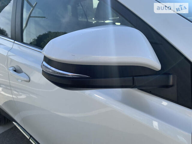 Тойота РАВ 4 2013 в Харькове на Automoto.ua Белый Тойота РАВ 4, объемом двигателя 2.5 л и пробегом 139 тыс. км за 20500 $, фото 1 на Automoto.ua